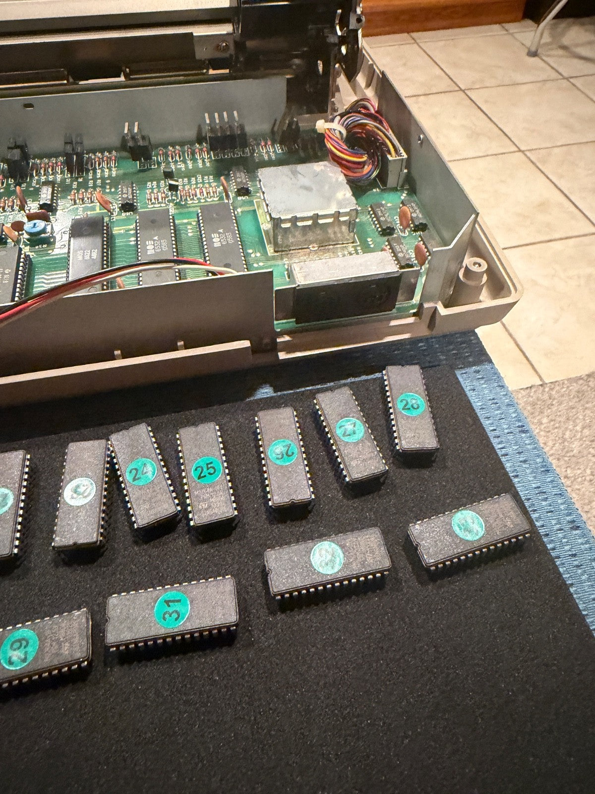 Commodore 1526/MPS-802 Graphics EPROM Upgrade – M2764A ROM Chip